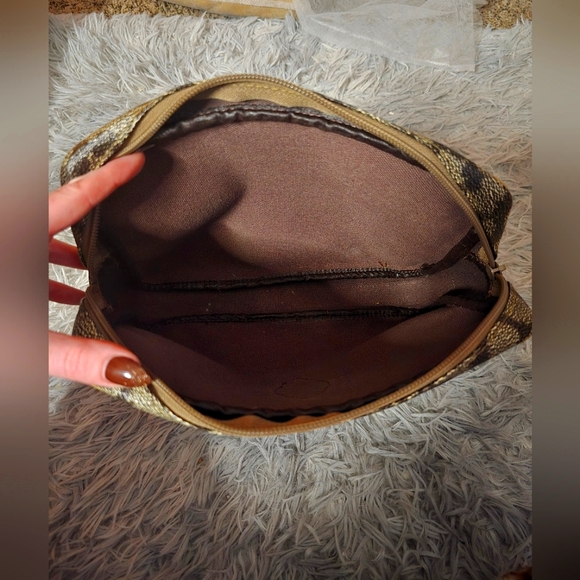 YSL Giraffe Print Tan & Grey Vintage Cluch/Pouch (EUC)(SEE PICS) - Picture 8 of 9